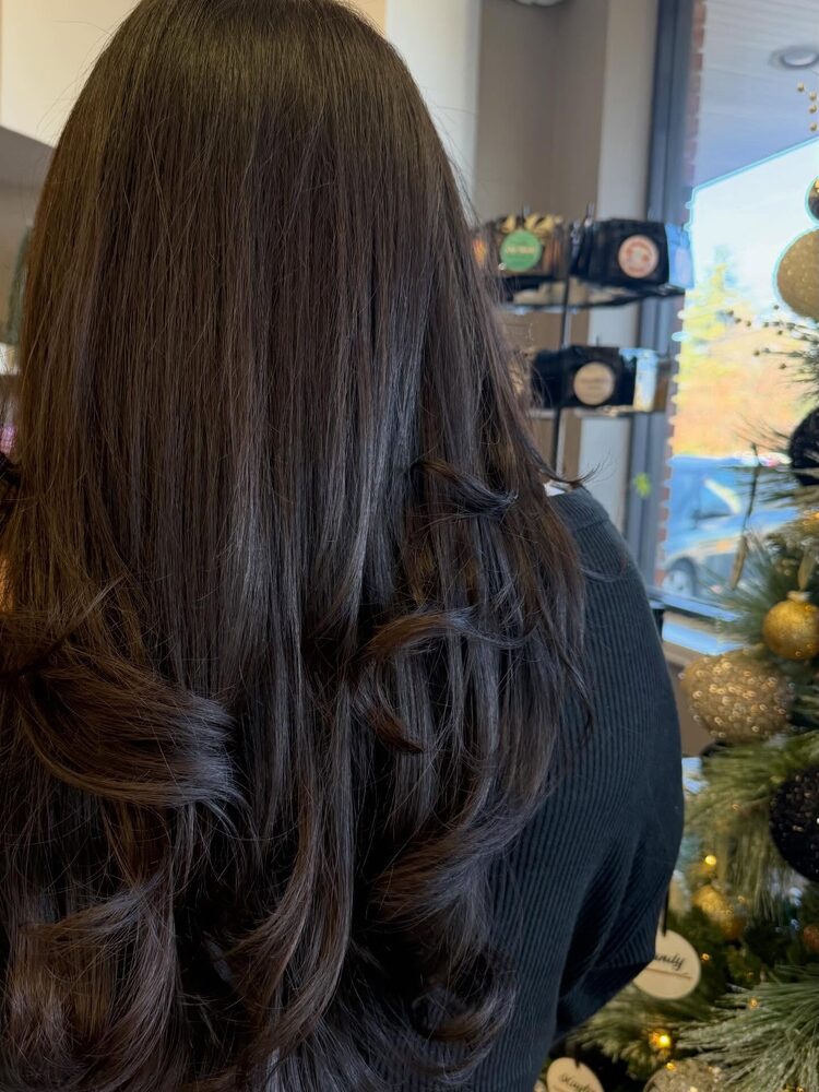 Brunette waves, back view