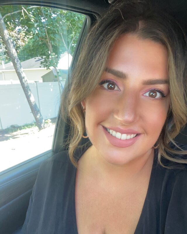 Joscelyne Sinnott, stylist at Jerseywaves Salon